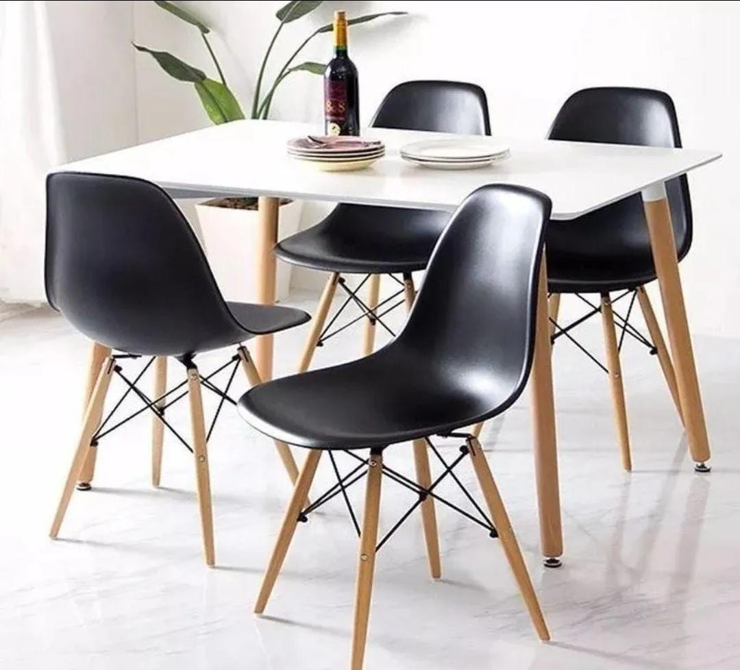 JUEGO DE SILLA X4 NEGRAS EAMES