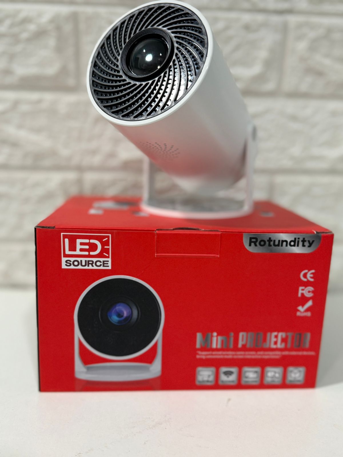 MINI PROYECTOR CAJA ROJA ROTUNDITY